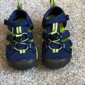 Keen size 10 toddler shoes
